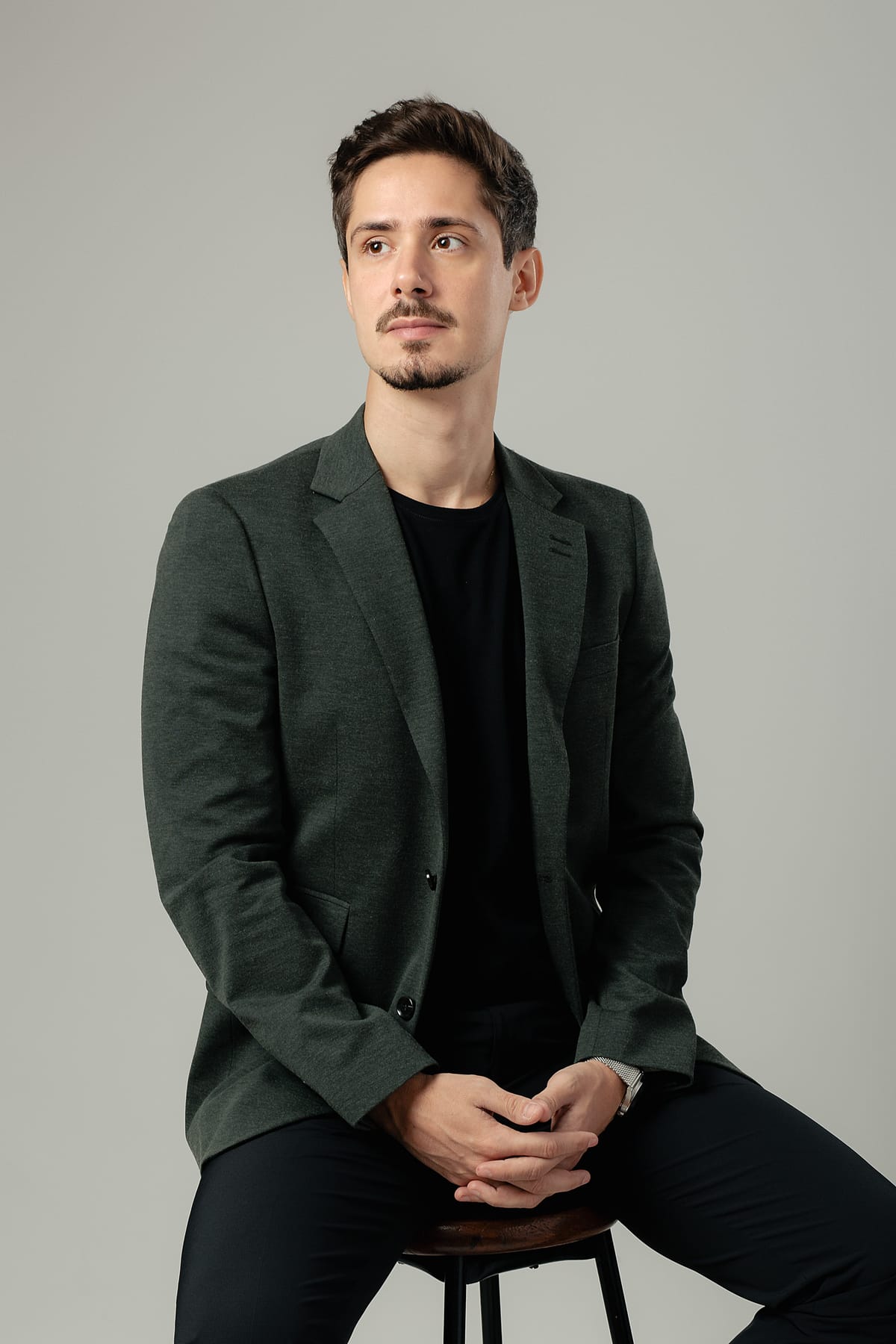 Dr. Ícaro Queiroz, médico de Transplante Capilar e Tricologia, em retrato